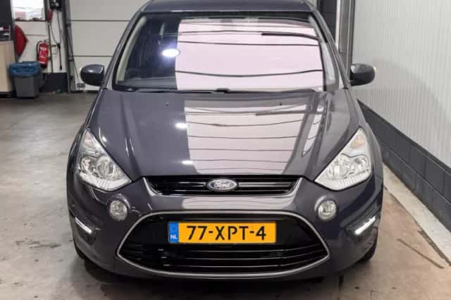 Ford S-Max (2012) thumbnail 2