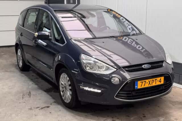 Ford S-Max (2012) thumbnail 3