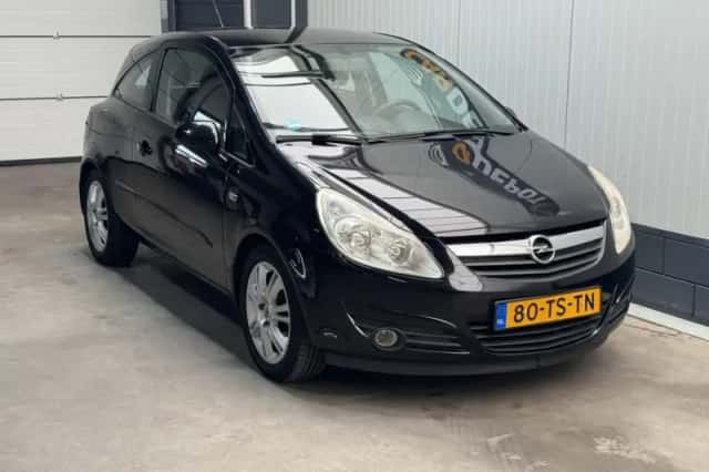 Opel Corsa (2007) thumbnail 3