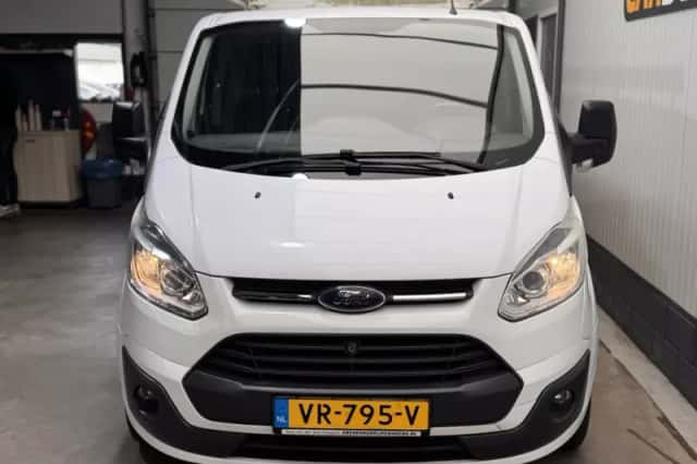 Ford Transit Custom (2015) thumbnail 2