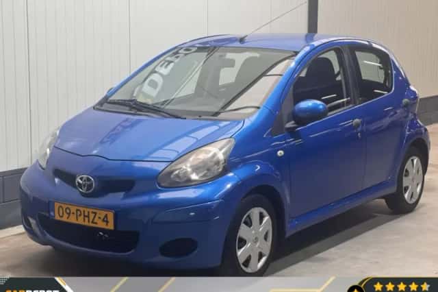 Toyota Aygo (2011) thumbnail 1