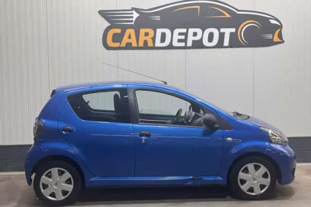 Toyota Aygo (2011) thumbnail 4