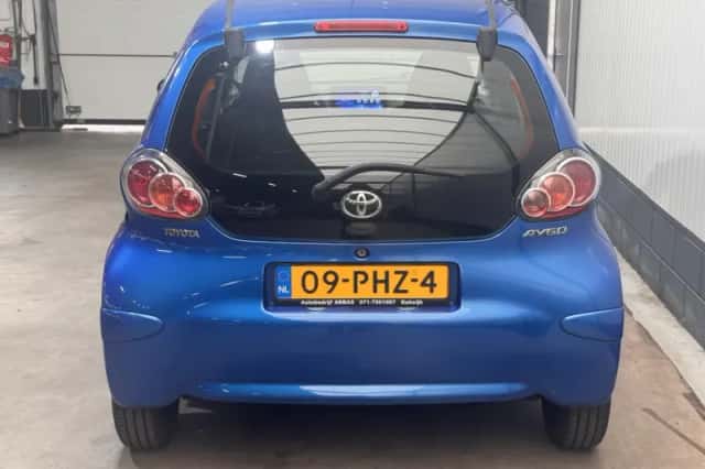Toyota Aygo (2011) thumbnail 6