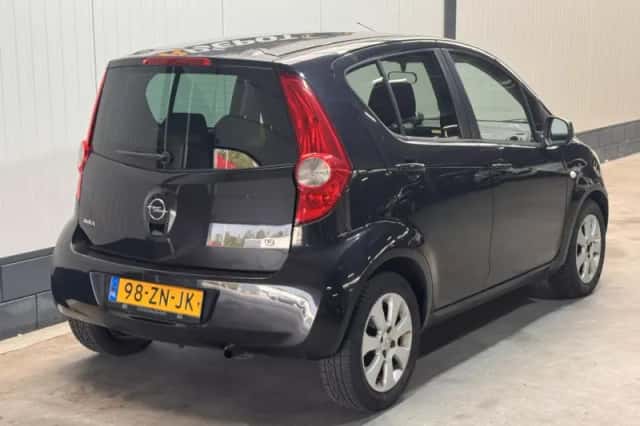 Opel Agila (2008) thumbnail 5