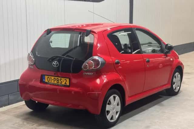 Toyota Aygo (2011) thumbnail 5
