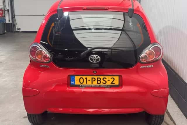 Toyota Aygo (2011) thumbnail 6