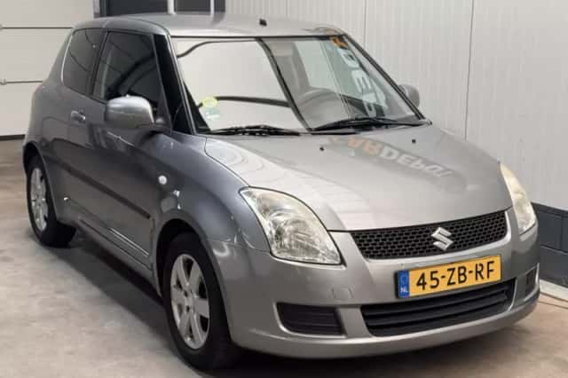 Suzuki Swift (2008) thumbnail 3