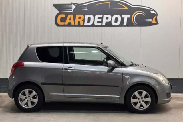 Suzuki Swift (2008) thumbnail 4