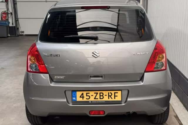 Suzuki Swift (2008) thumbnail 6