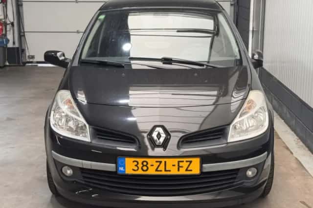 Renault Clio (2008) thumbnail 2