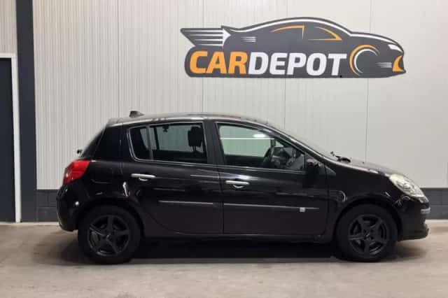 Renault Clio (2008) thumbnail 4