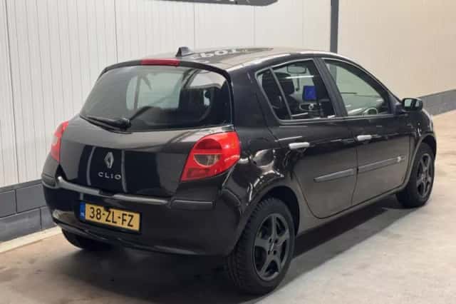 Renault Clio (2008) thumbnail 5