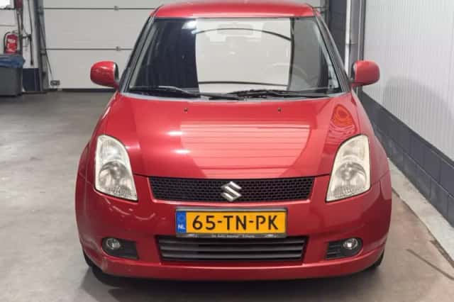 Suzuki Swift (2006) thumbnail 2