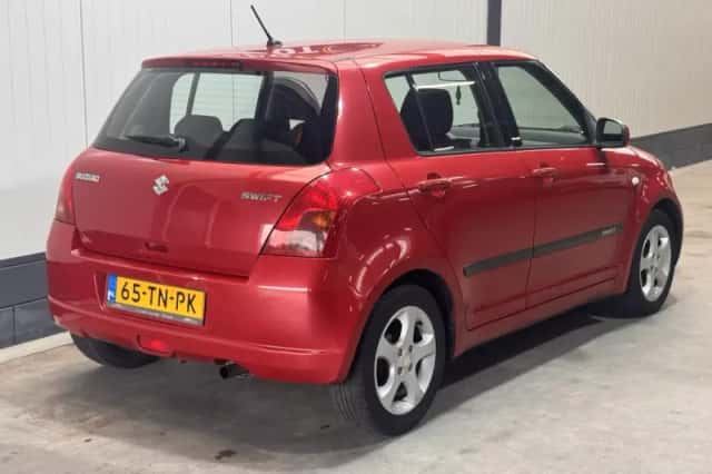 Suzuki Swift (2006) thumbnail 5