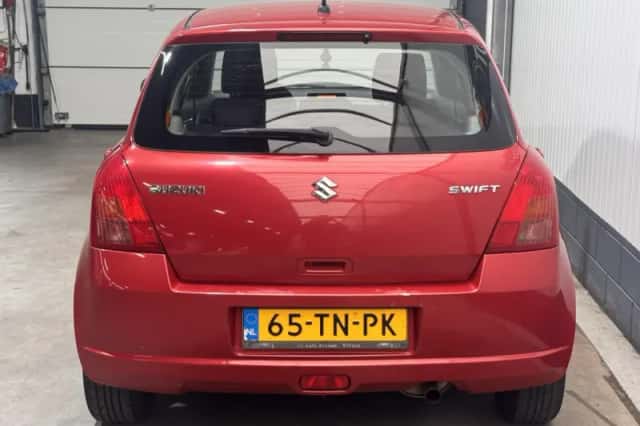 Suzuki Swift (2006) thumbnail 6
