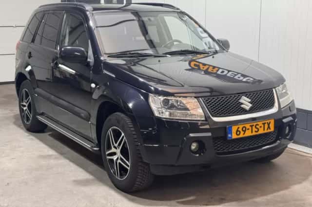 Suzuki Grand Vitara (2007) thumbnail 3
