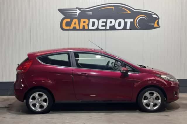 Ford Fiesta (2009) thumbnail 4