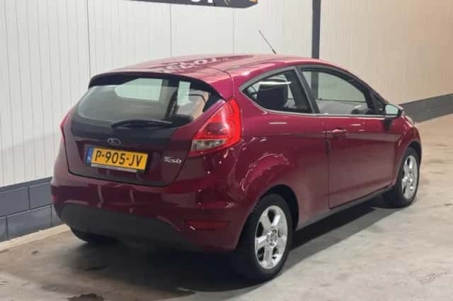 Ford Fiesta (2009) thumbnail 5