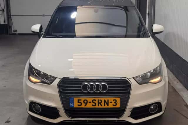 Audi A1 (2011) thumbnail 2
