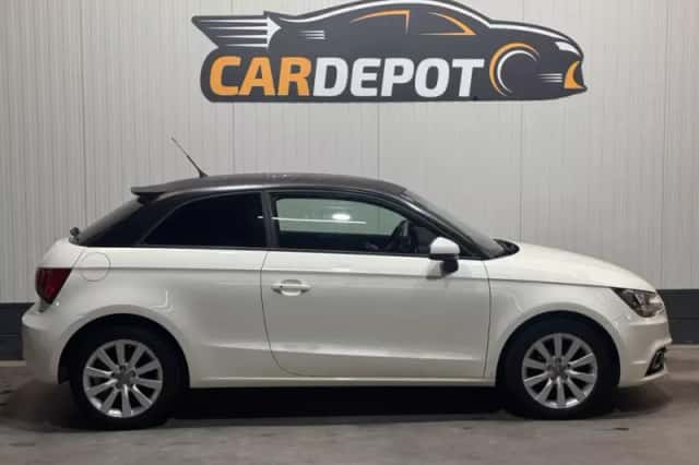 Audi A1 (2011) thumbnail 4