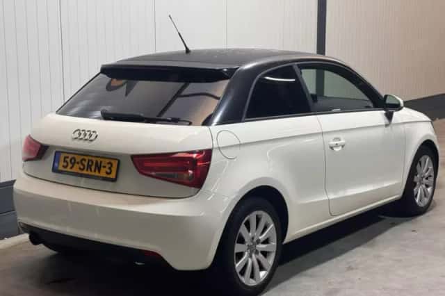 Audi A1 (2011) thumbnail 5