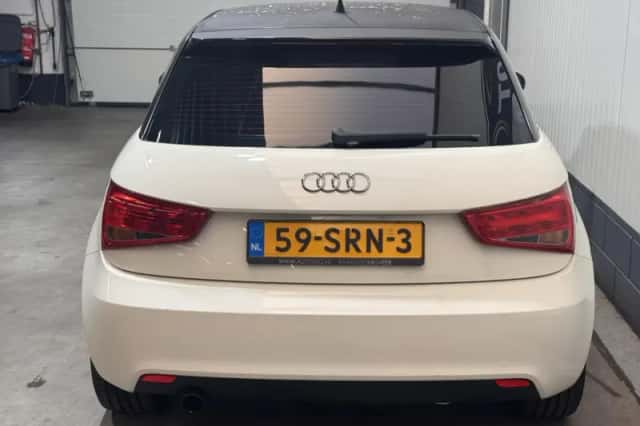 Audi A1 (2011) thumbnail 6
