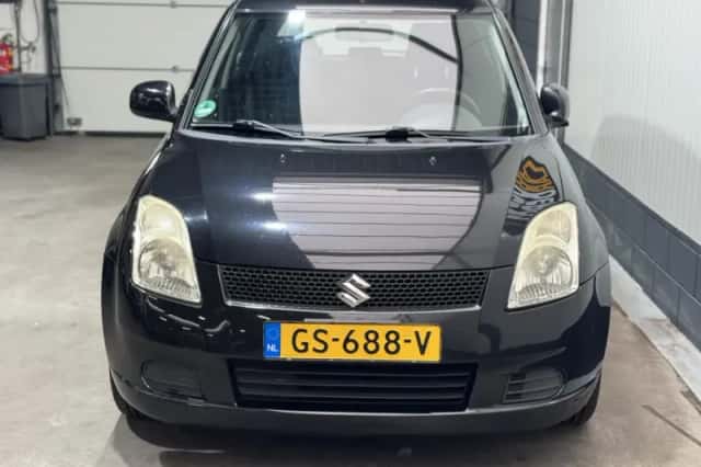 Suzuki Swift (2007) thumbnail 2