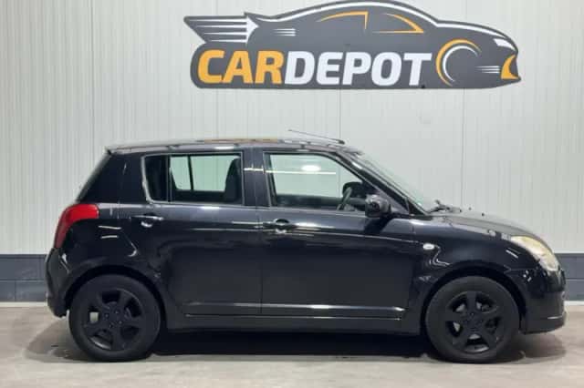 Suzuki Swift (2007) thumbnail 4