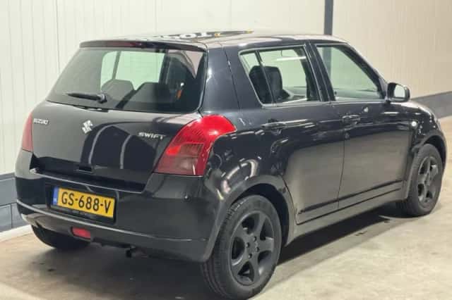 Suzuki Swift (2007) thumbnail 5
