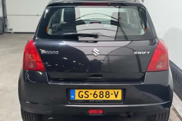 Suzuki Swift (2007) thumbnail 6