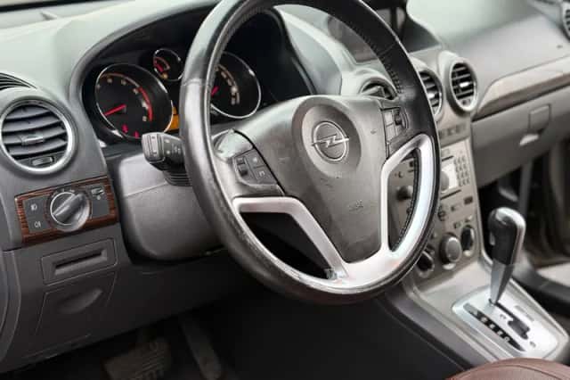 Opel Antara (2007) thumbnail 2