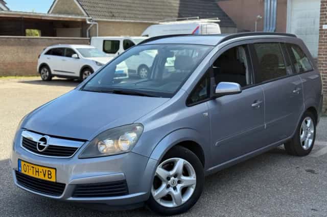 Opel Zafira (2006) thumbnail 1