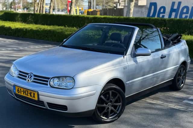 Volkswagen Golf (2002) thumbnail 1