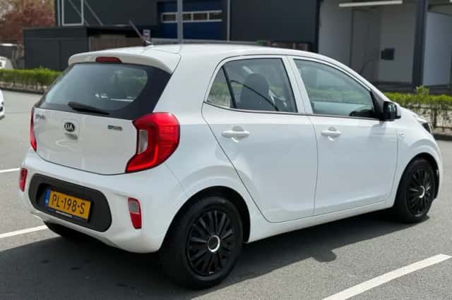 Kia Picanto (2017) thumbnail 6