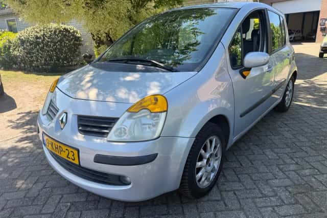 Renault Modus (2006) thumbnail 1