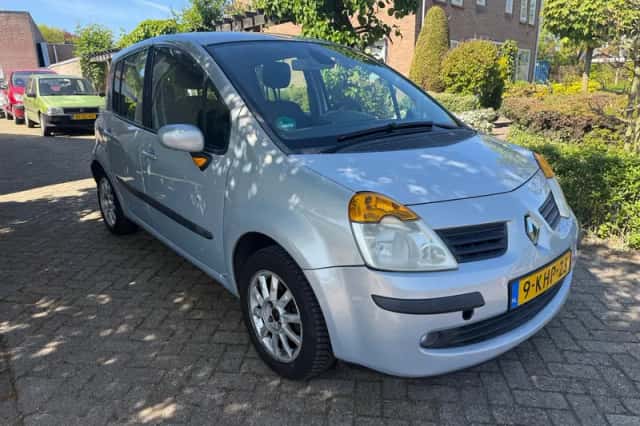 Renault Modus (2006) thumbnail 2