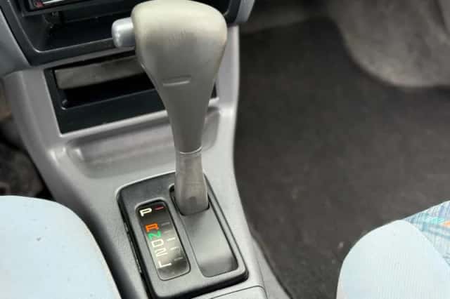 Toyota Starlet (1999) thumbnail 3