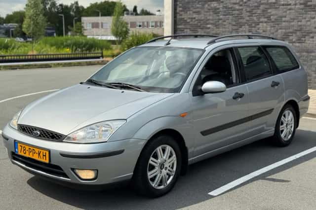 Ford Focus (2004) thumbnail 4