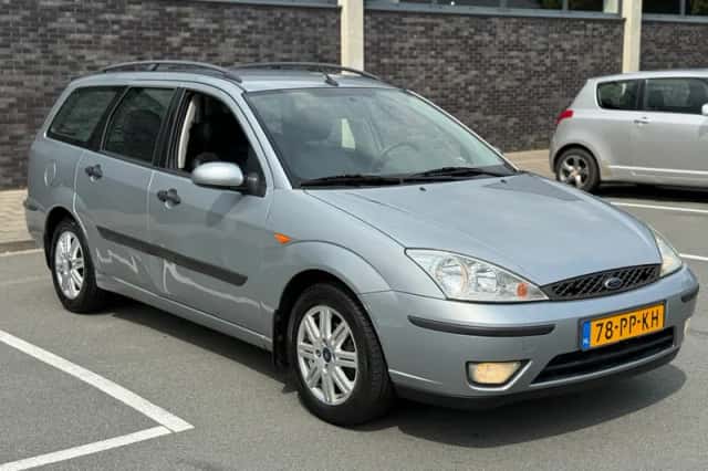 Ford Focus (2004) thumbnail 6