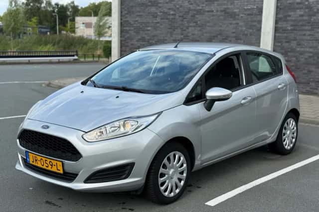 Ford Fiesta (2016) thumbnail 4