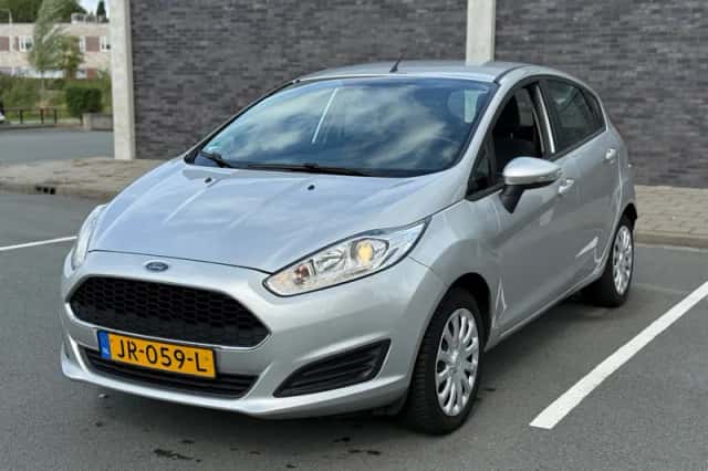 Ford Fiesta (2016) thumbnail 5
