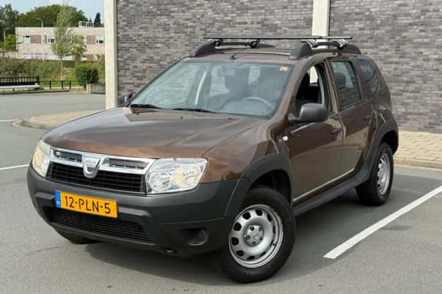 Dacia Duster (2011) thumbnail 2