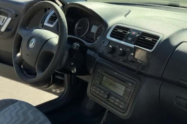 Škoda Fabia (2008) thumbnail 2