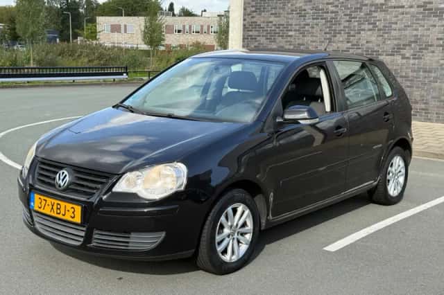 Volkswagen Polo (2009) thumbnail 4