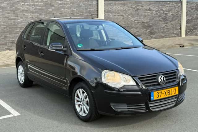 Volkswagen Polo (2009) thumbnail 5
