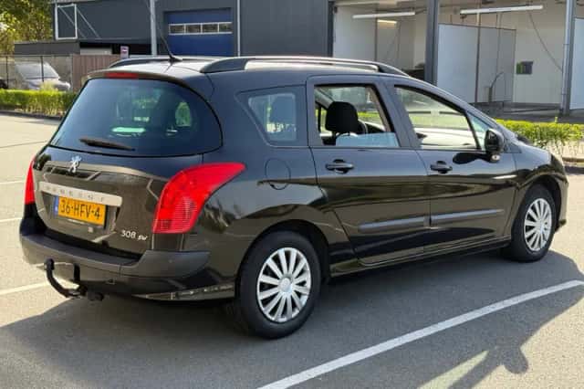 Peugeot 308 (2008) thumbnail 6