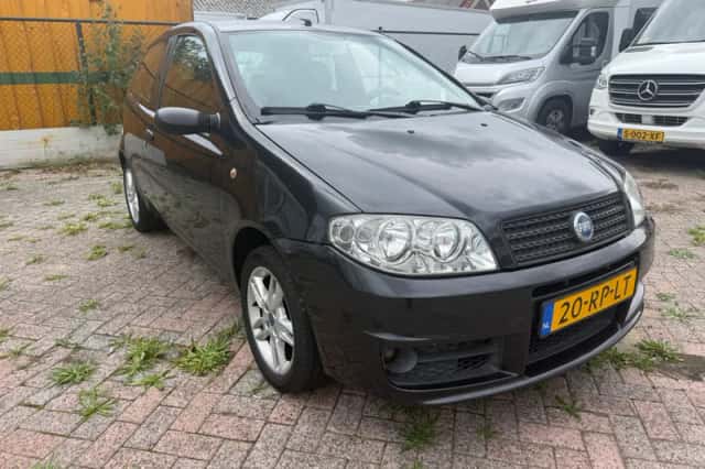 Fiat Punto (2005) thumbnail 3