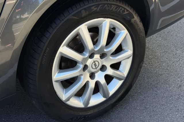 Opel Astra (2009) thumbnail 3