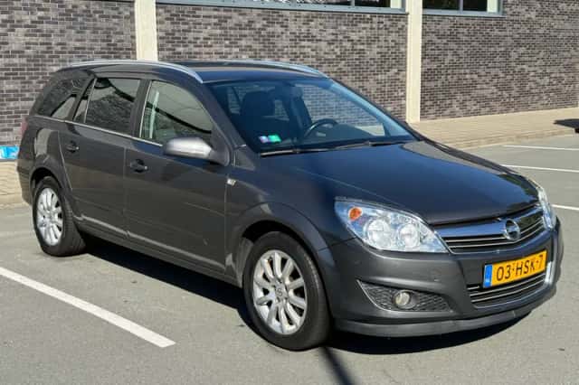 Opel Astra (2009) thumbnail 6