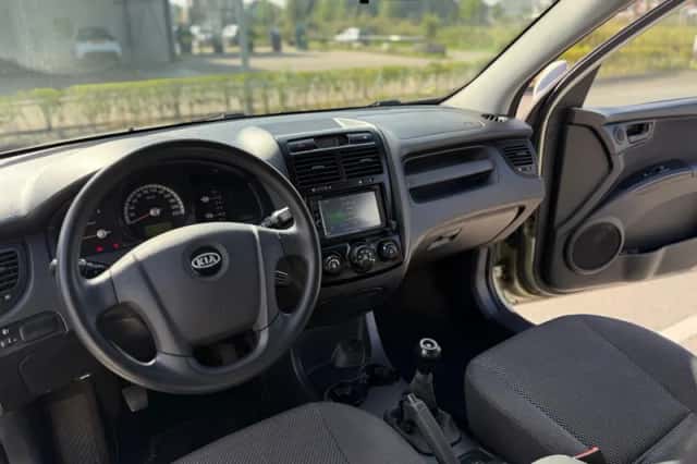 Kia Sportage (2005) thumbnail 3